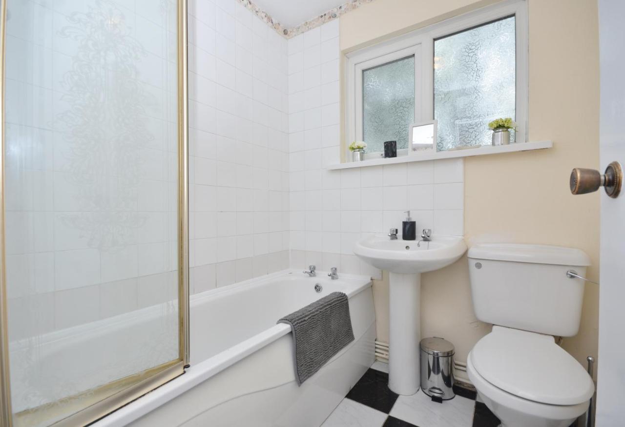 Bright Stylish 2 Bedroom Garden Apartment South Belfast Close To Everything Exterior foto